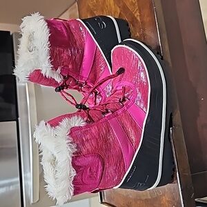 Sorel Tivoli II Snow boots Pink Tropick, faux fur lining Size 6
